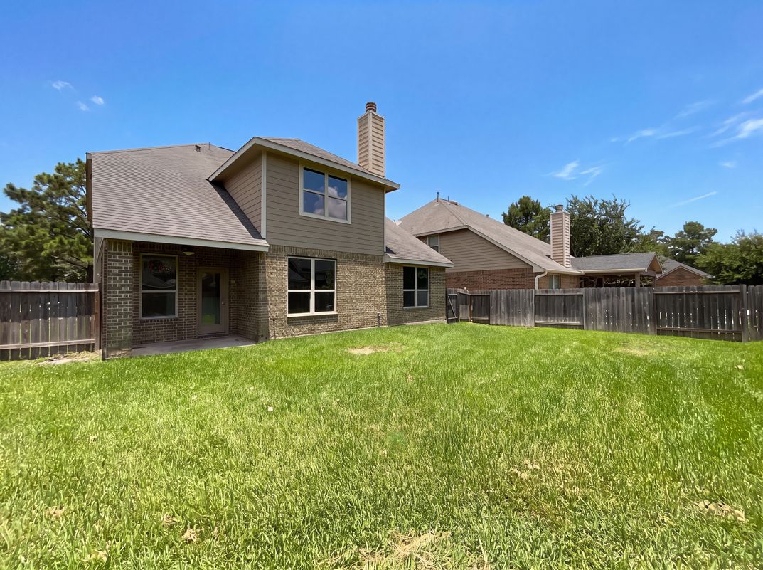 Photo 5 of 22 of 17118 Jetton Park Ln, Humble, TX