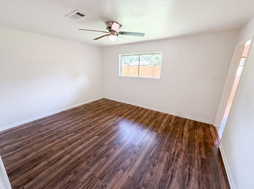 Photo 15 of 23 of 719 Equinox St, Crosby, TX
