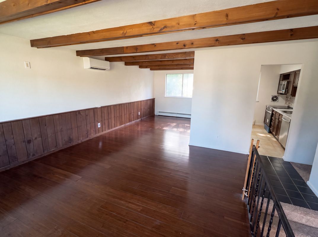 Property photo 3 of 745 Pomander Ave