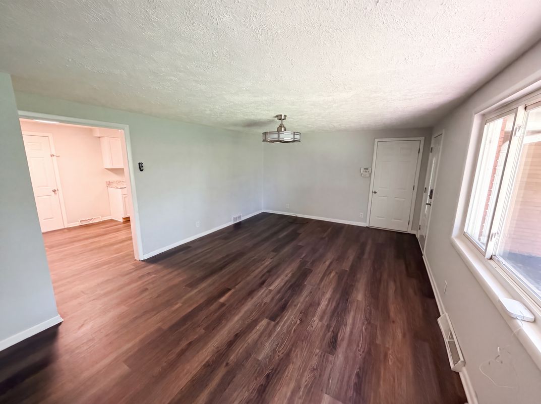 Photo 6 of 19 of 2434 W 67th St, Indianapolis, IN