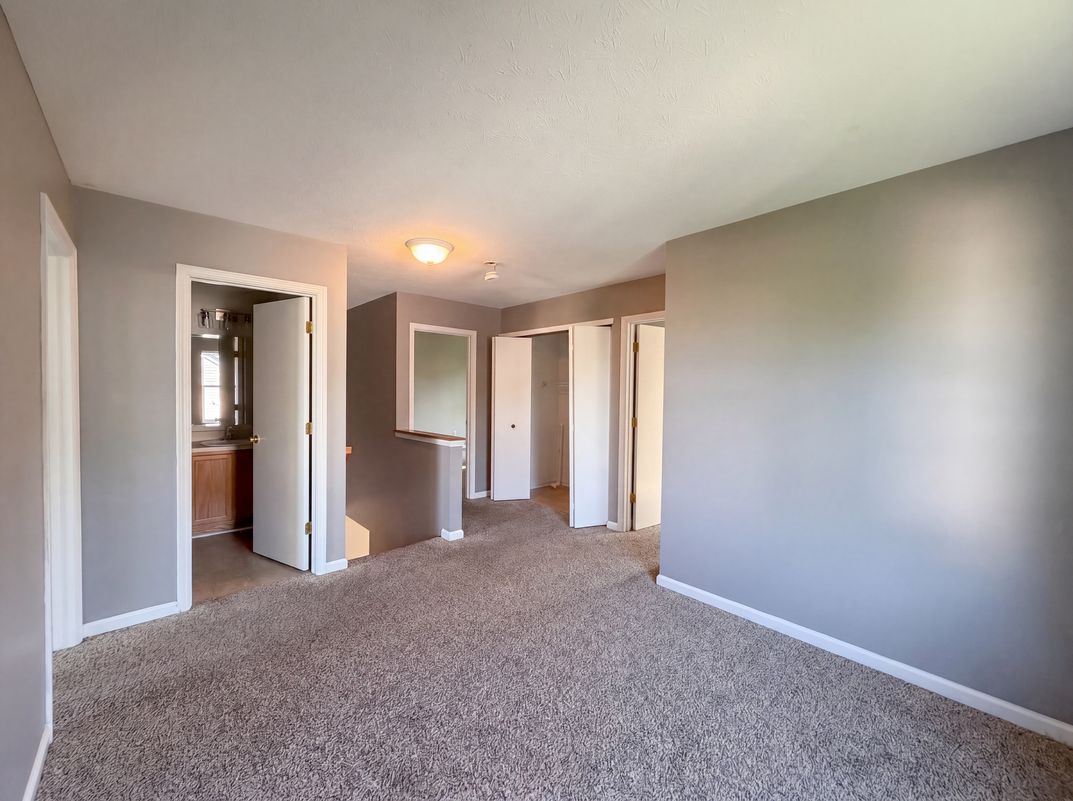 Photo 9 of 18 of 233 White Lick Dr, Indianapolis, IN