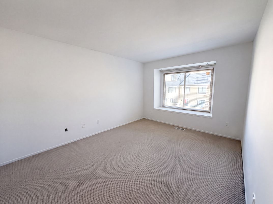 Photo 8 of 20 of 9983 Ridgeline Dr, Montgomery Village, MD