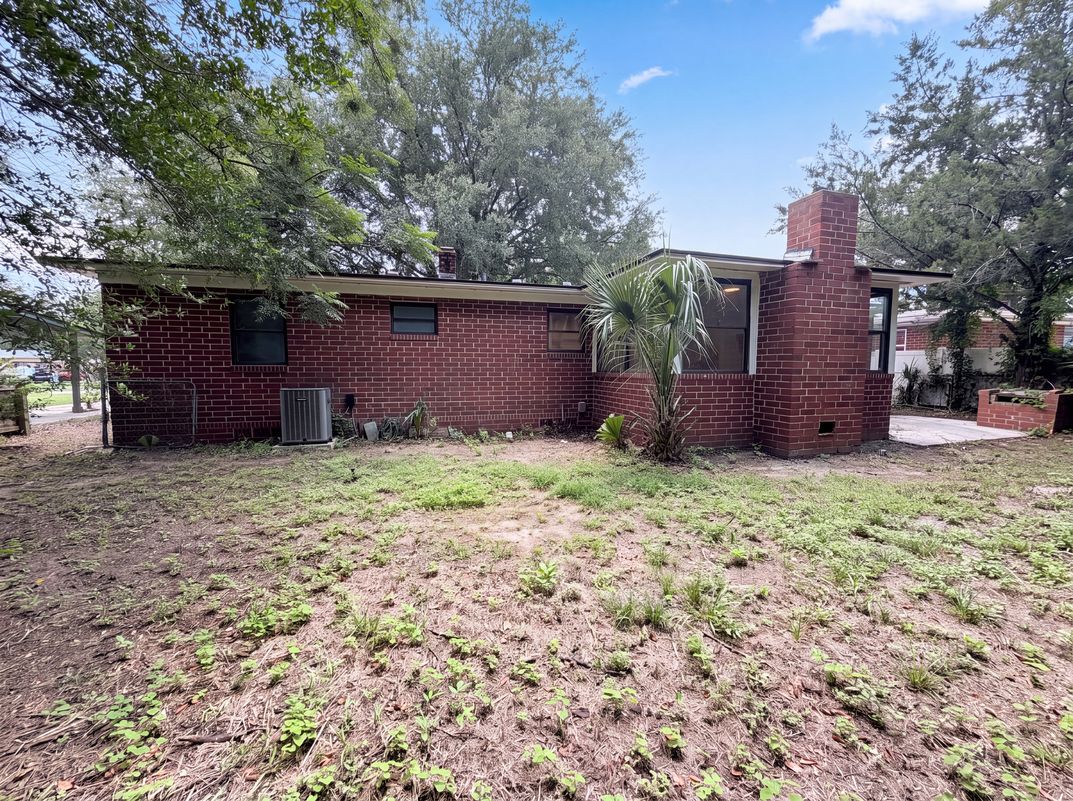 Photo 5 of 16 of 6309 Pine Cove Ln, Jacksonville, FL