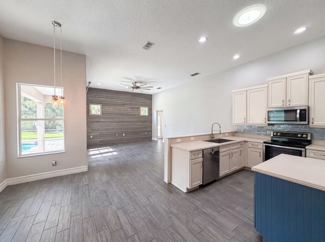 Photo 15 of 57 of 3100 Conrad Ct, Kissimmee, FL