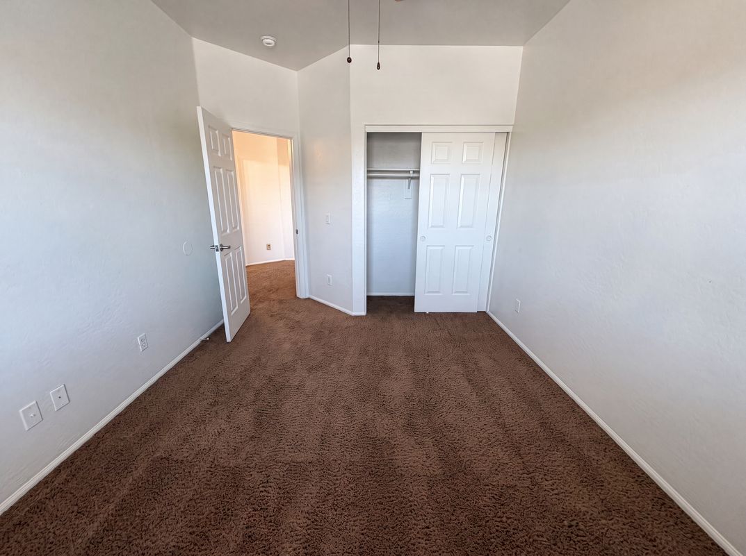 Photo 13 of 36 of 17268 W Elaine Dr, Goodyear, AZ