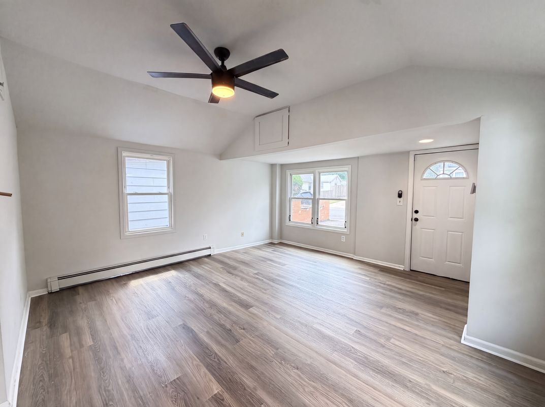 Photo 7 of 13 of 936 Grove Ave, Laurence Harbor, NJ