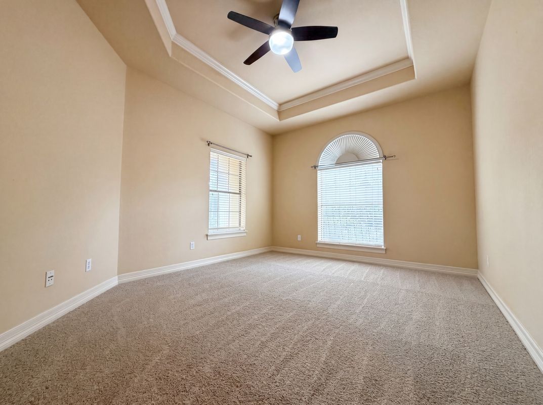 Photo 14 of 26 of 20646 Wahl Ln, San Antonio, TX