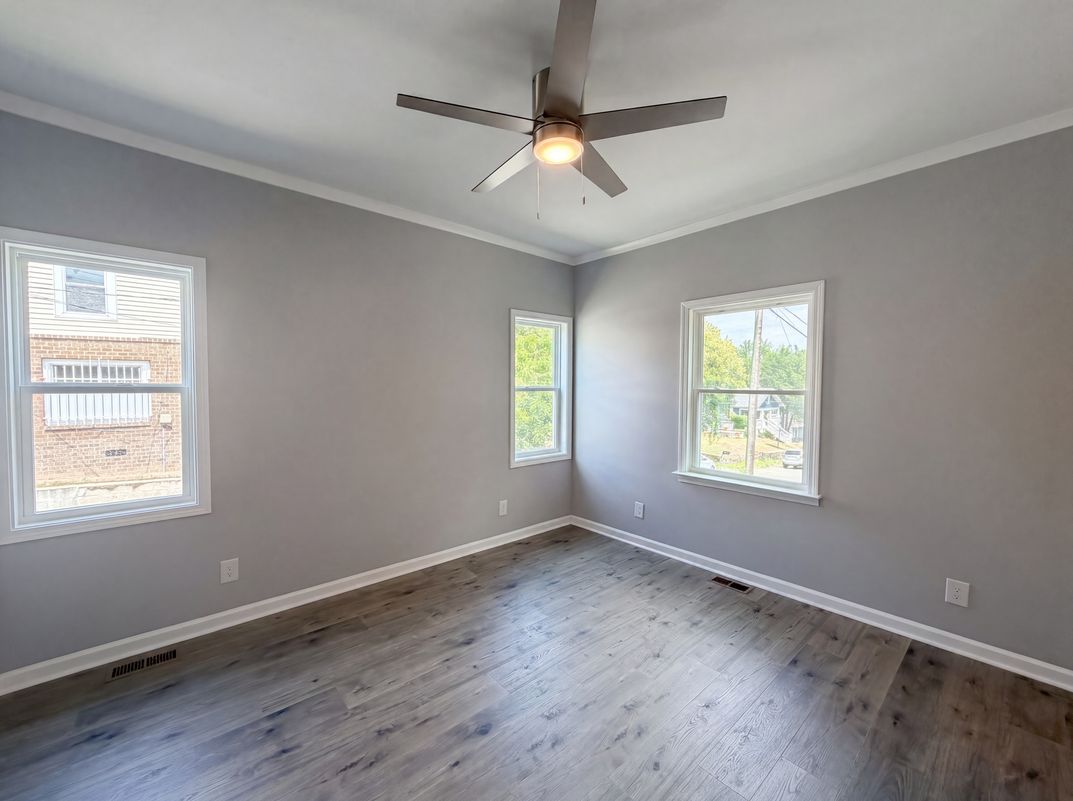 Photo 7 of 16 of 1501 S Roxboro St, Durham, NC