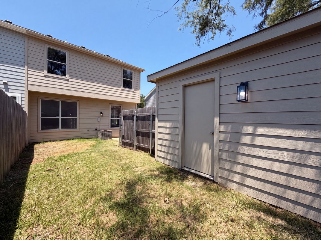 Photo 5 of 26 of 10636 Traymore Dr, Fort Worth, TX