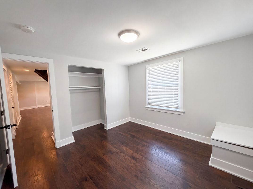 Photo 17 of 24 of 6515 Carriage Dr, Alexandria, VA