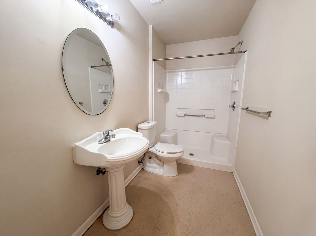Photo 17 of 26 of 1900 Milfield Cir, Snellville, GA