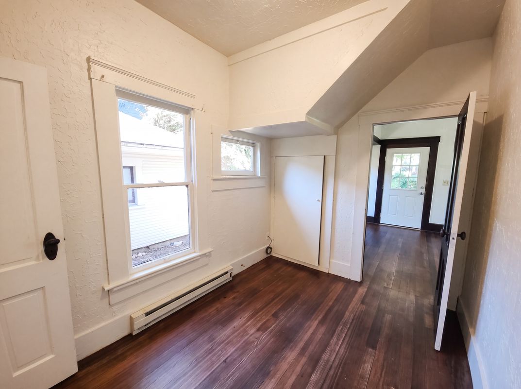 Photo 22 of 29 of 1011 Almaden St, Eugene, OR