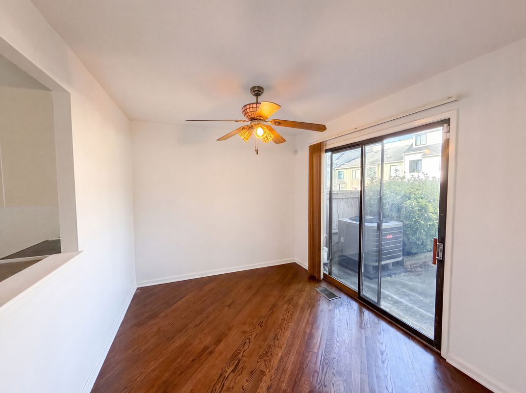 Photo 6 of 20 of 9983 Ridgeline Dr, Montgomery Village, MD