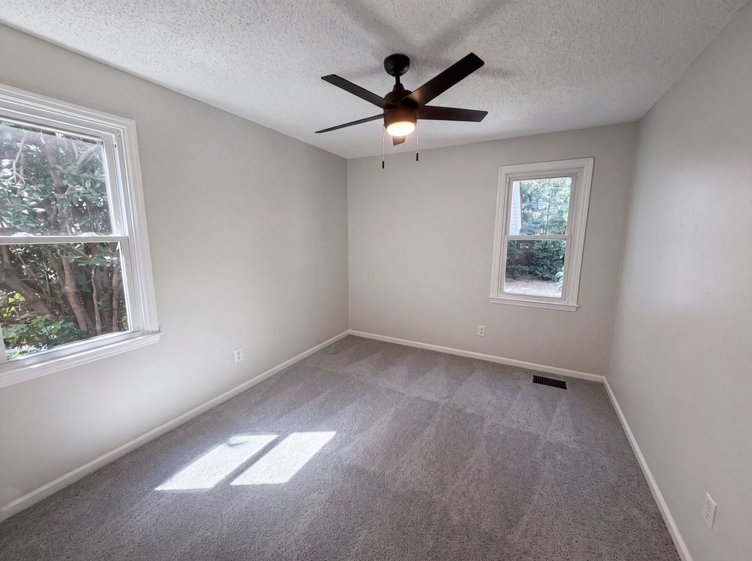Photo 18 of 37 of 153 Courtney Oak Dr, West Columbia, SC