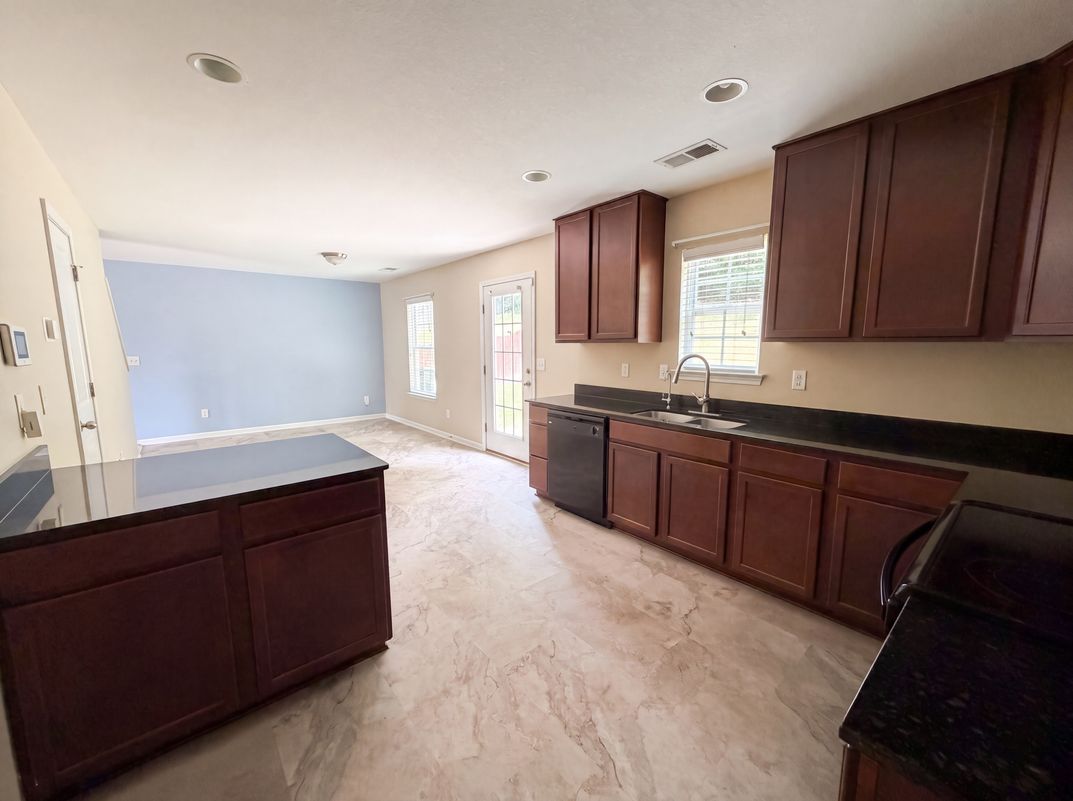 Photo 9 of 20 of 1066 Rabon Pond Dr, Columbia, SC
