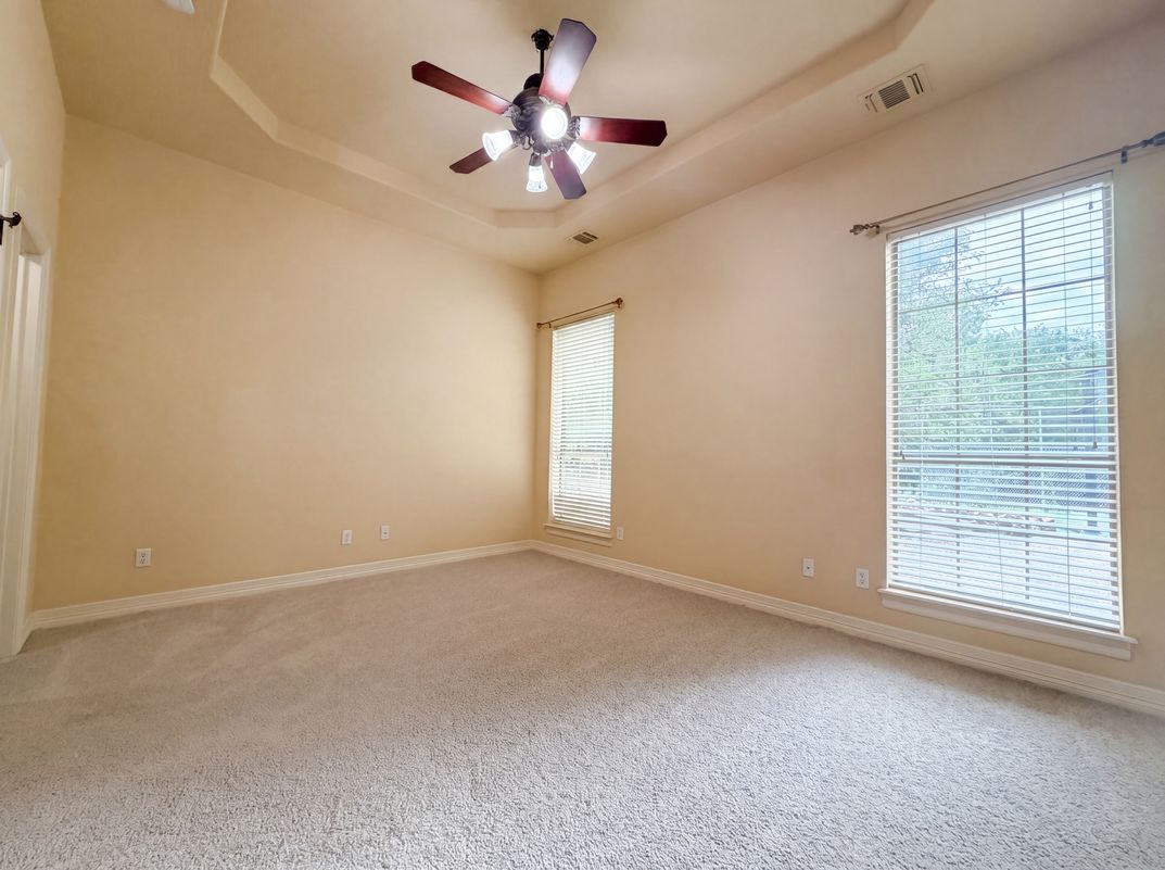 Photo 4 of 26 of 20646 Wahl Ln, San Antonio, TX