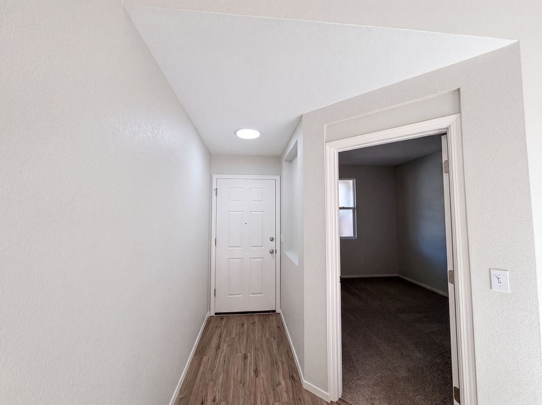 Photo 31 of 45 of 1570 Arcola Ave, Sacramento, CA