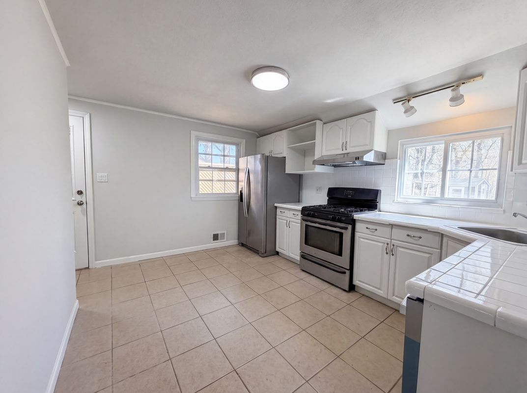 Photo 2 of 23 of 19 Delekas Ave, South Plainfield, NJ