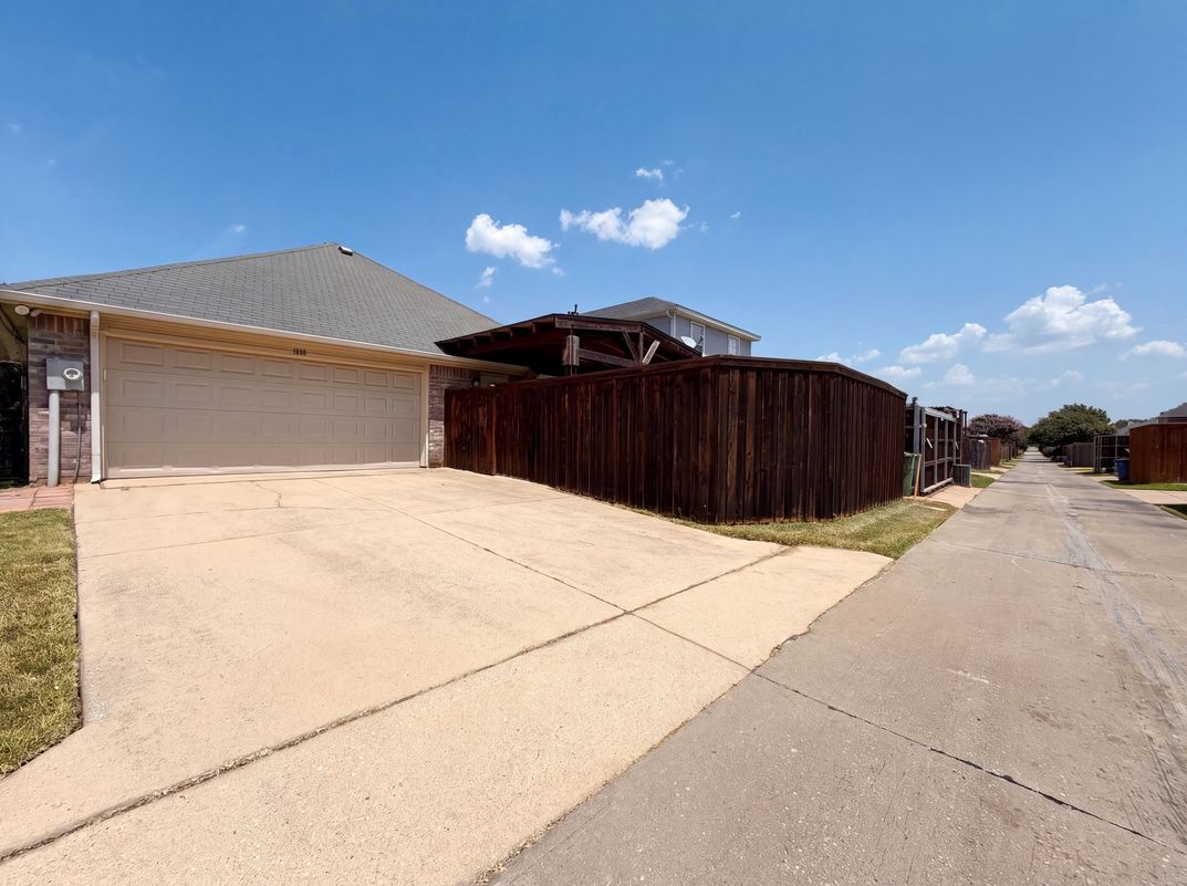 Photo 27 of 28 of 1688 Yellowstone Ave, Lewisville, TX
