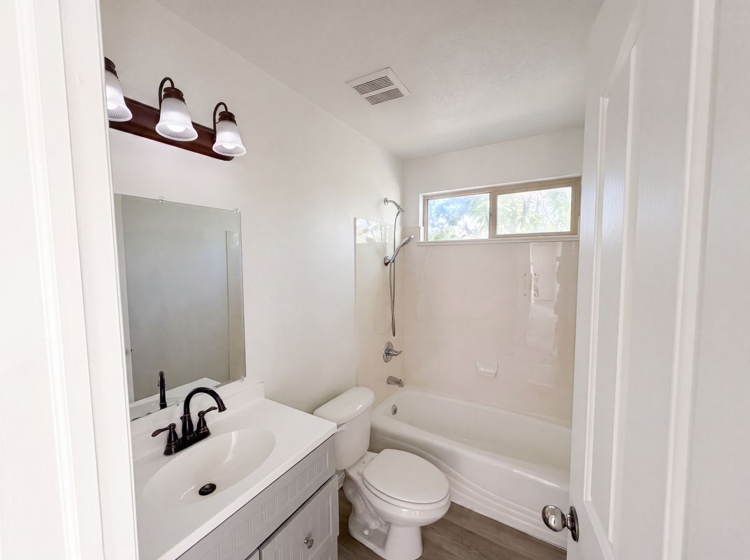 Photo 14 of 18 of 14273 S Heartstone Cir, Herriman, UT