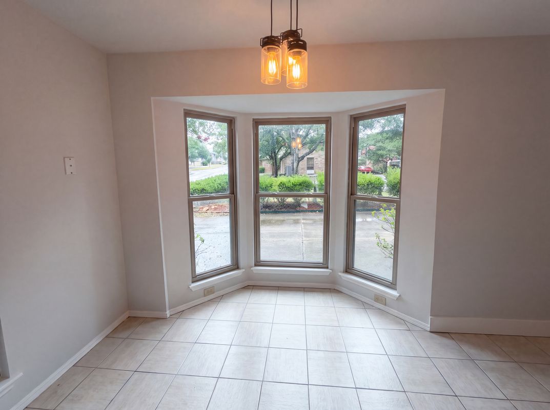 Photo 8 of 19 of 13324 Pandora Cir, Dallas, TX