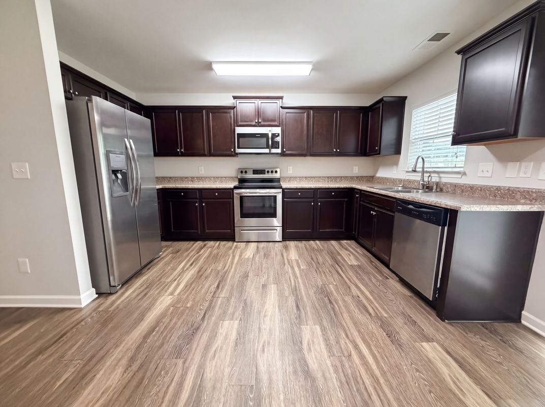 Photo 2 of 17 of 3462 Pridgen Ridge Dr, Winston Salem, NC