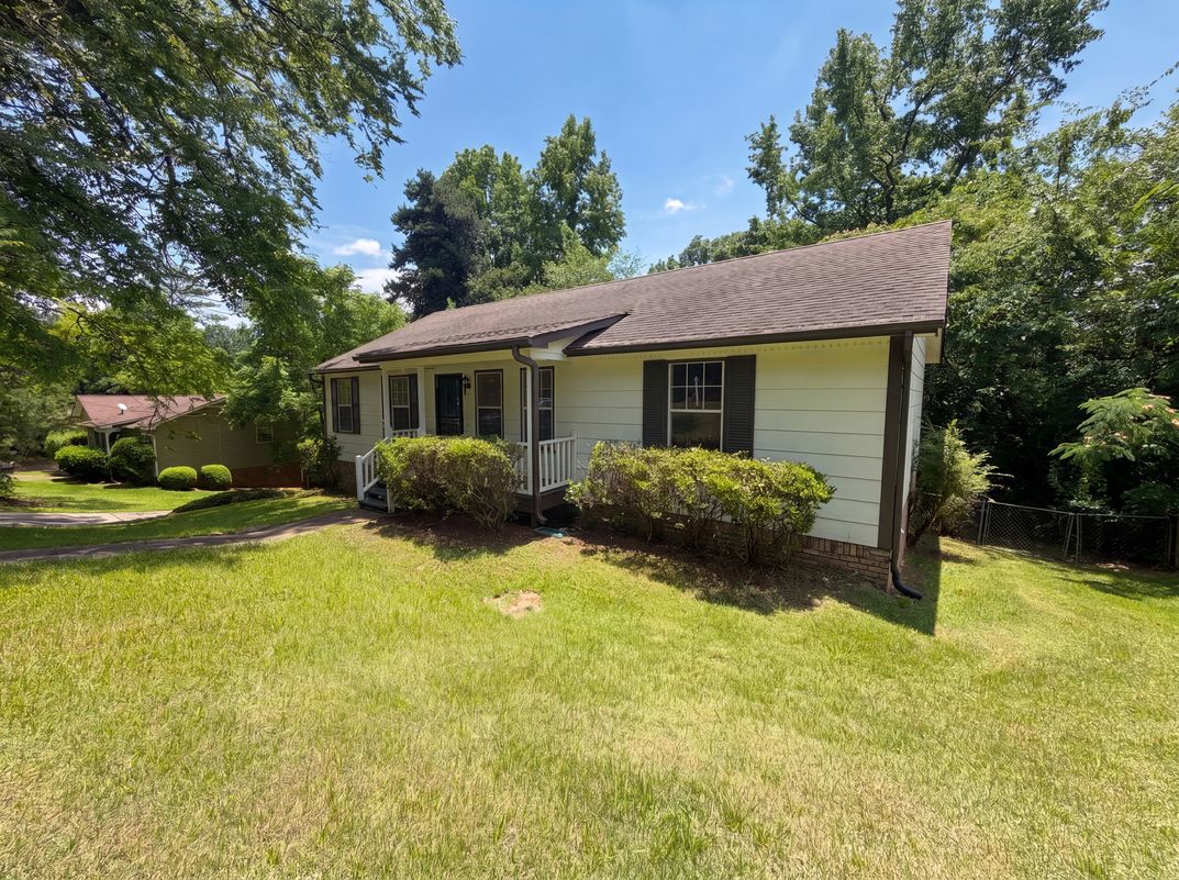 Photo 17 of 21 of 2813 Wood Dr NE, Center Point, AL