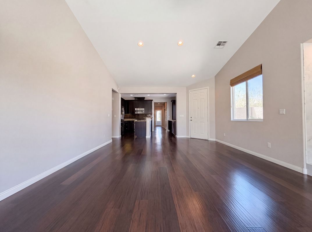 Photo 8 of 21 of 908 Baronet Dr, Las Vegas, NV