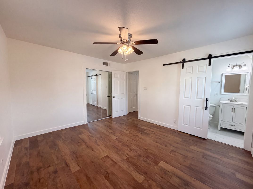 Photo 4 of 25 of 2136 Mountainview Dr, Hurst, TX