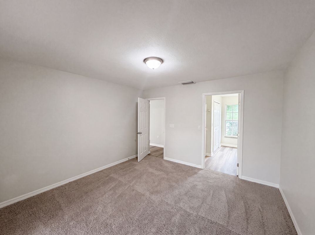 Photo 12 of 19 of 5217 Ponce De Leon Blvd, Sebring, FL