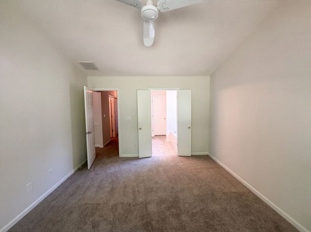 Photo 4 of 21 of 4234 Nestleway Ct, Greensboro, NC