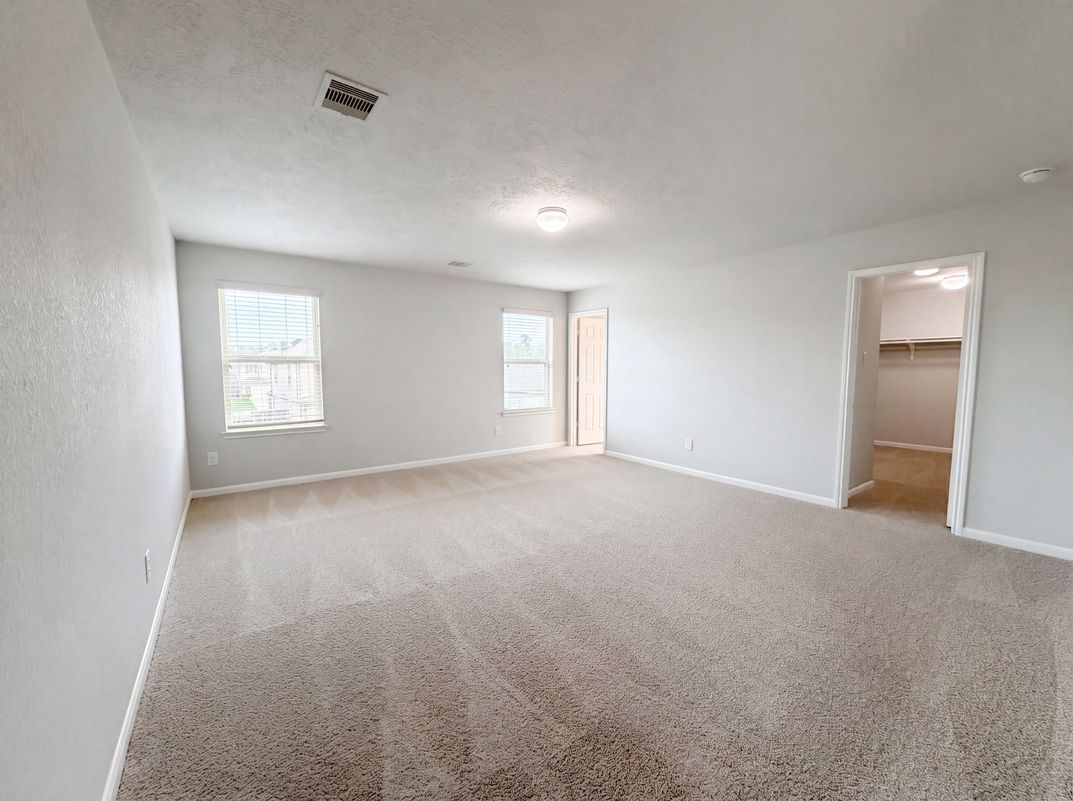 Photo 8 of 24 of 4022 Lake Cypress Cir, Houston, TX