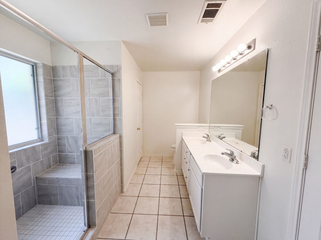 Photo 10 of 17 of 3707 Gowen Ct, Killeen, TX