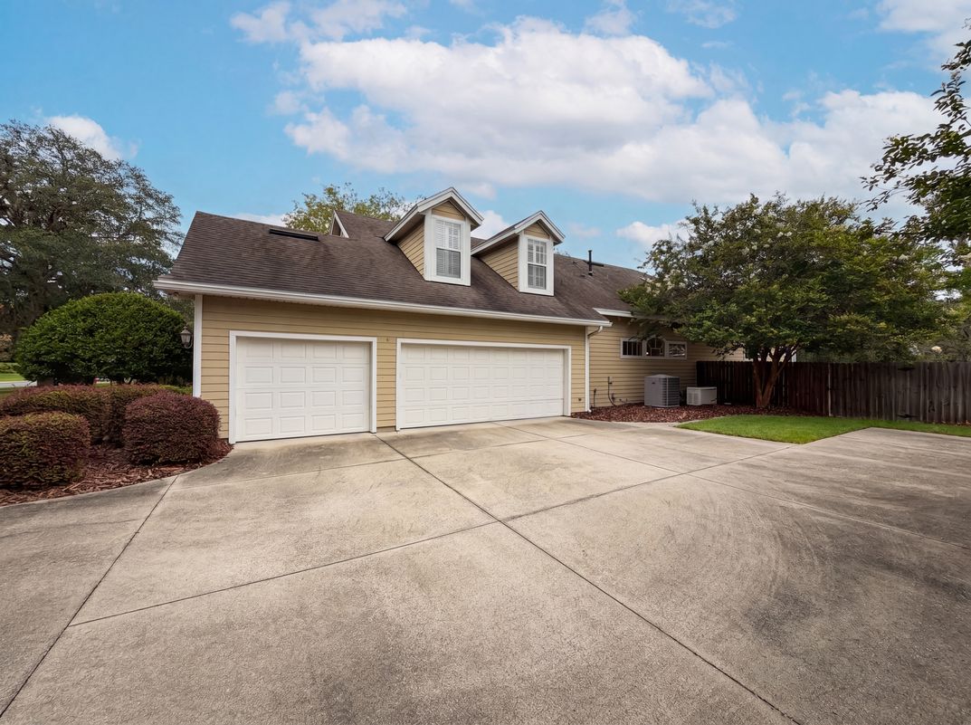 Photo 25 of 33 of 13478 NW 9th Rd, Newberry, FL