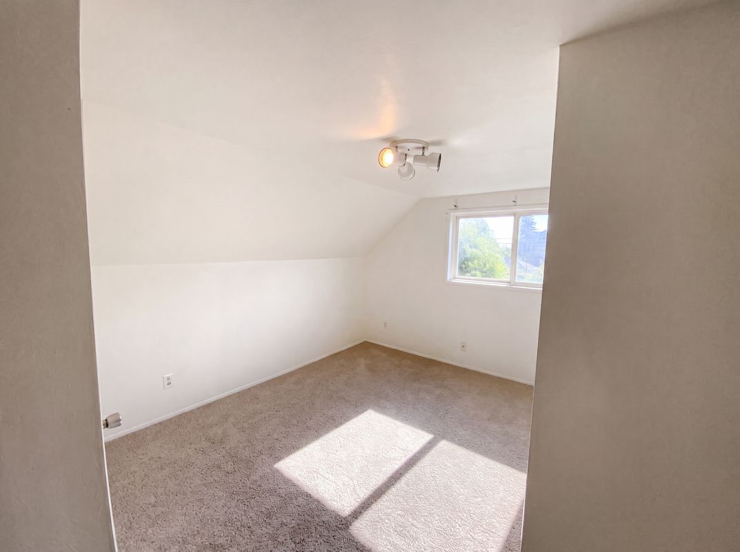 Photo 11 of 41 of 3627 S Monroe St, Tacoma, WA