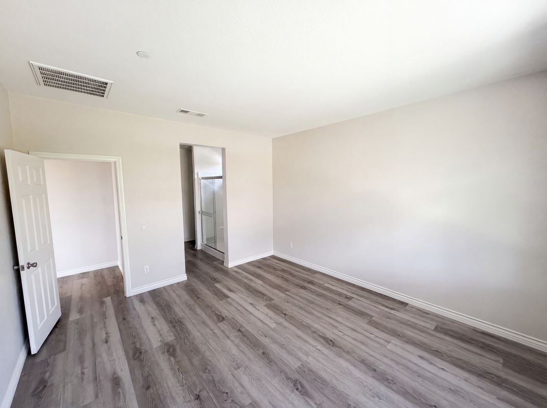 Photo 6 of 19 of 2460 Fernwood Ln, Perris, CA
