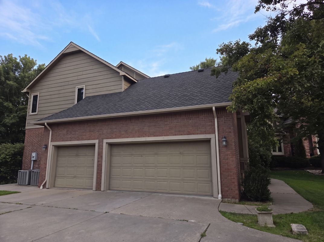 Photo 19 of 30 of 945 N Woodridge Ct, Wichita, KS