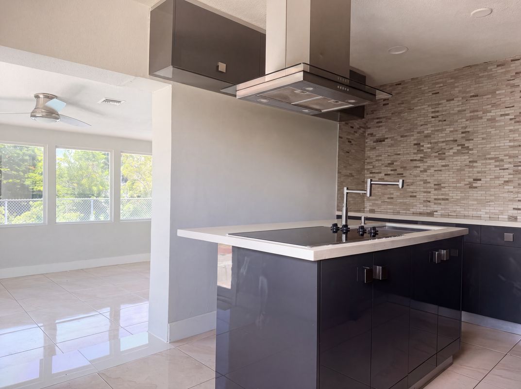 Photo 7 of 22 of 6200 SW 109th Ave, Miami, FL