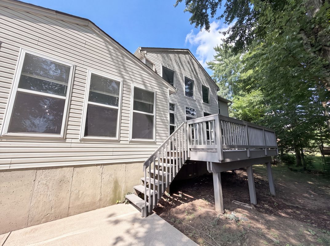 Photo 5 of 43 of 9212 Cedar Gate Dr, Loveland, OH