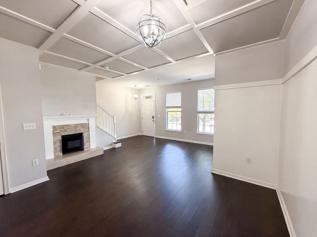 Photo 11 of 54 of 15489 Chopawamsic Ct, Woodbridge, VA