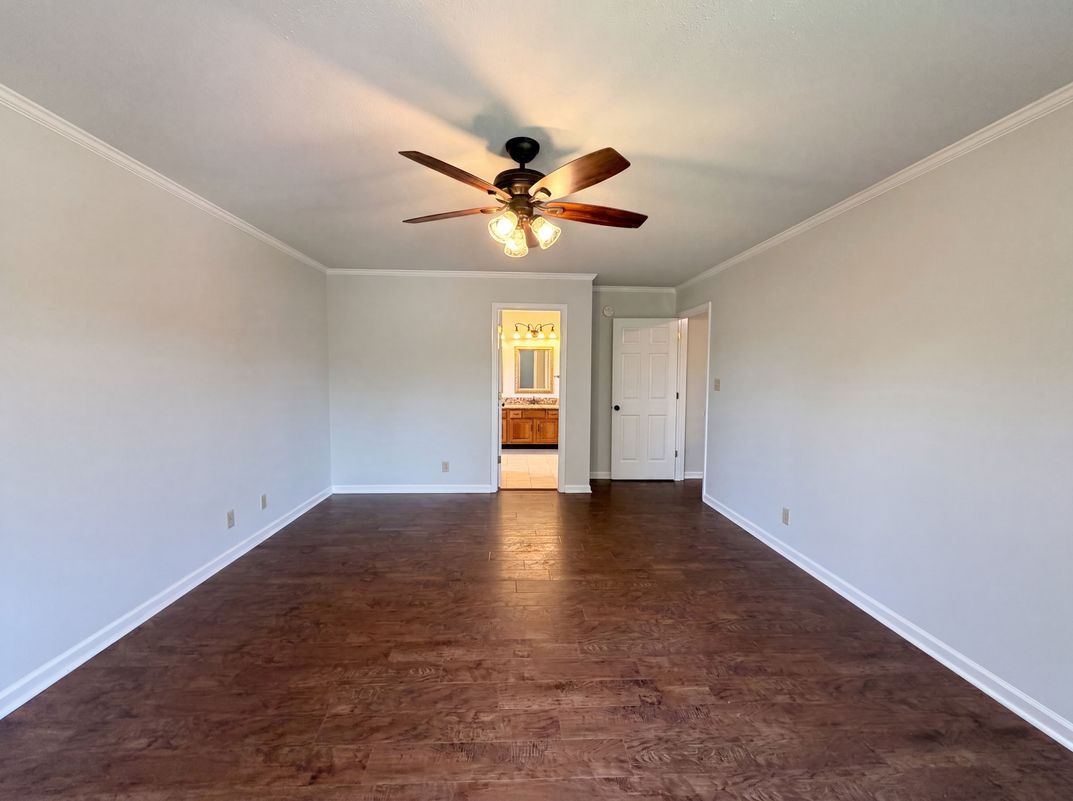 Photo 4 of 24 of 1117 Thornberry Dr, Clarksville, TN