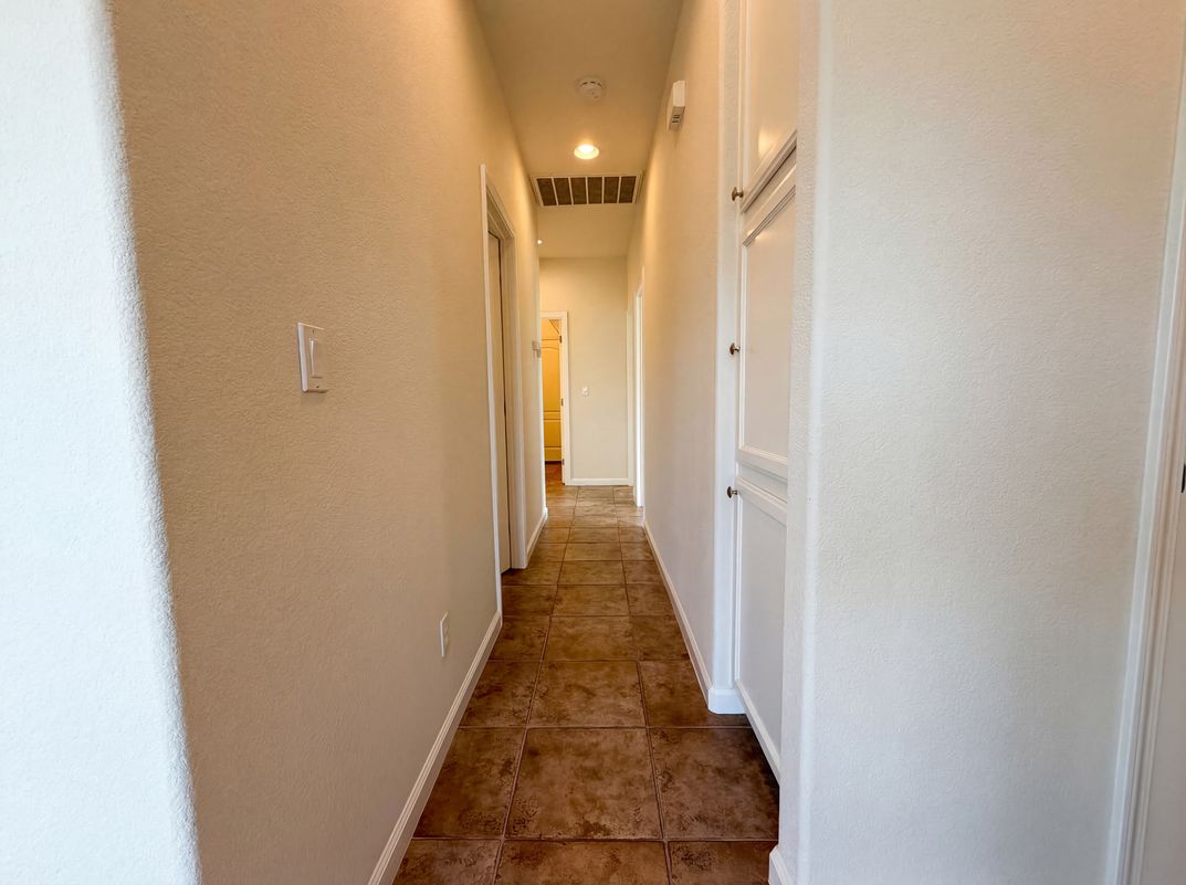 Photo 11 of 22 of 400 Caravaggio Cir, Sacramento, CA