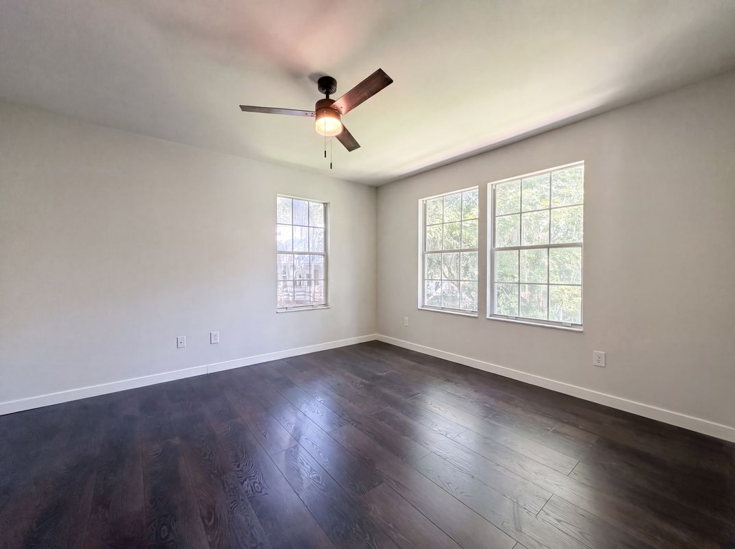 Photo 12 of 20 of 321 Paradise Cir, Satsuma, FL