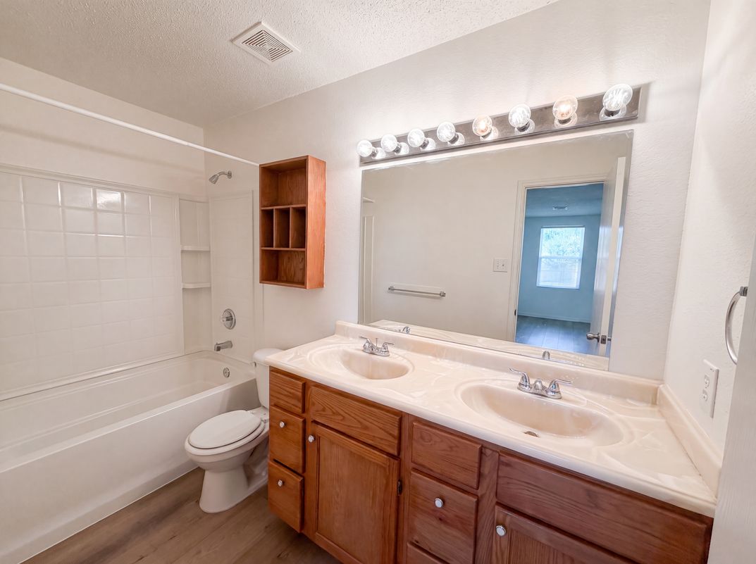 Photo 8 of 14 of 725 Hanceville Way, Wylie, TX