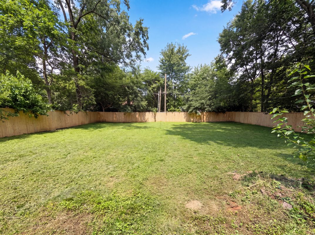 Photo 18 of 19 of 2308 E 69th St, Indianapolis, IN