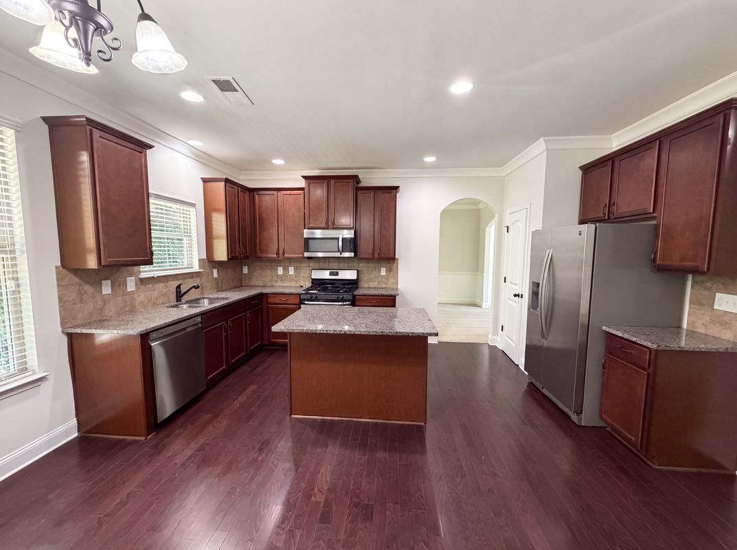 Photo 6 of 22 of 2321 Willow Shade Ln, Loganville, GA