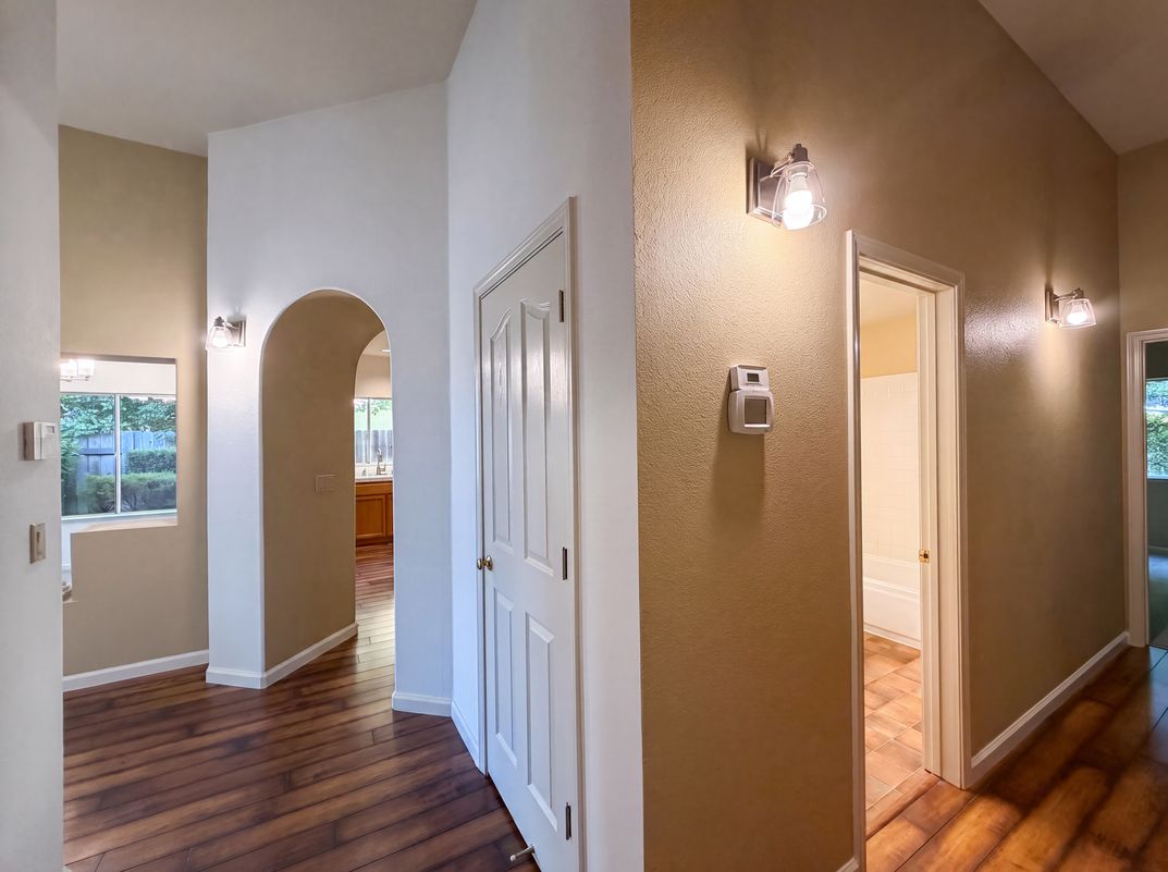 Photo 23 of 44 of 5344 Swindon Rd, Rocklin, CA