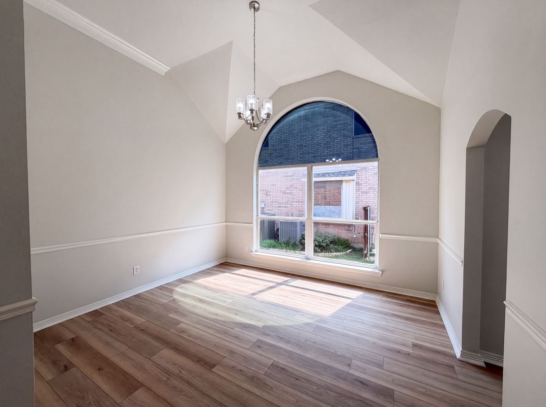 Photo 9 of 31 of 1221 Old Oak Trl, Flower Mound, TX