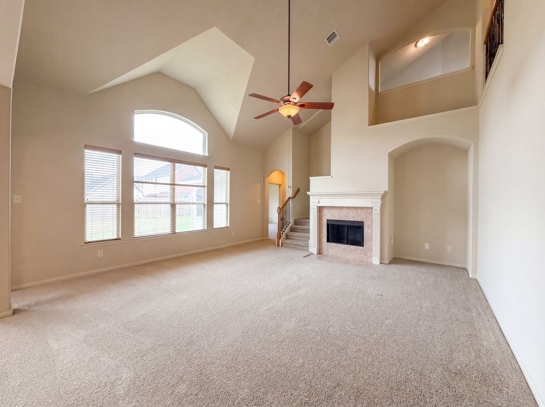 Photo 3 of 25 of 4710 Autumn Pine Ln, Houston, TX