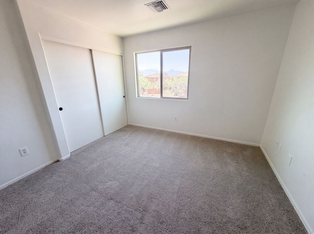 Photo 17 of 21 of 935 W Placita Canalito, Green Valley, AZ